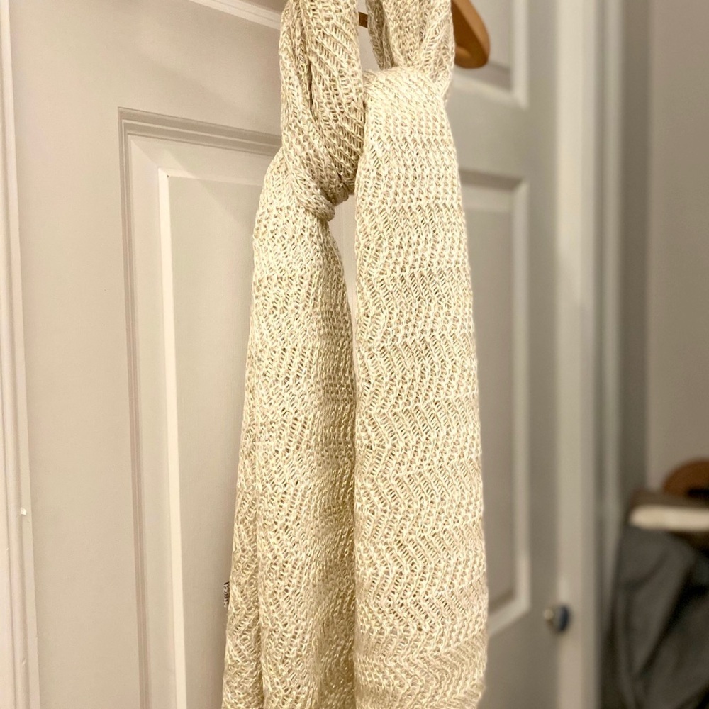 Barrington | Ivory and Gold Weave Knit Scarf - Picture 4 of 5